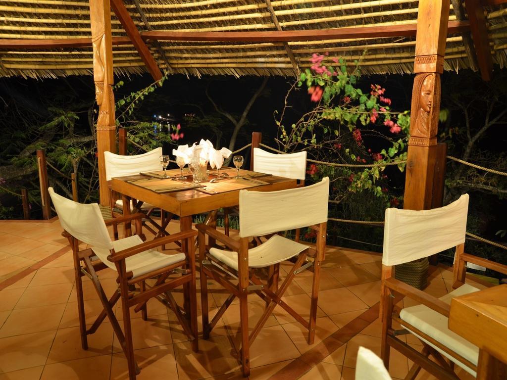 Auberge Le Maki Lodge Ampangorinana Ngoại thất bức ảnh