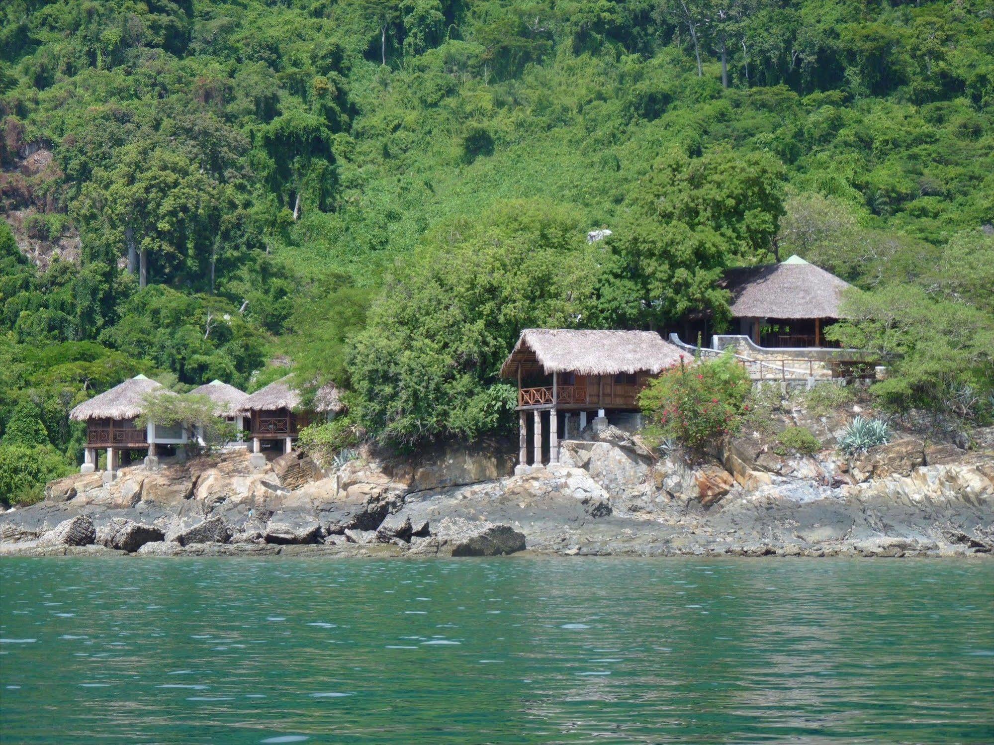Auberge Le Maki Lodge Ampangorinana Ngoại thất bức ảnh